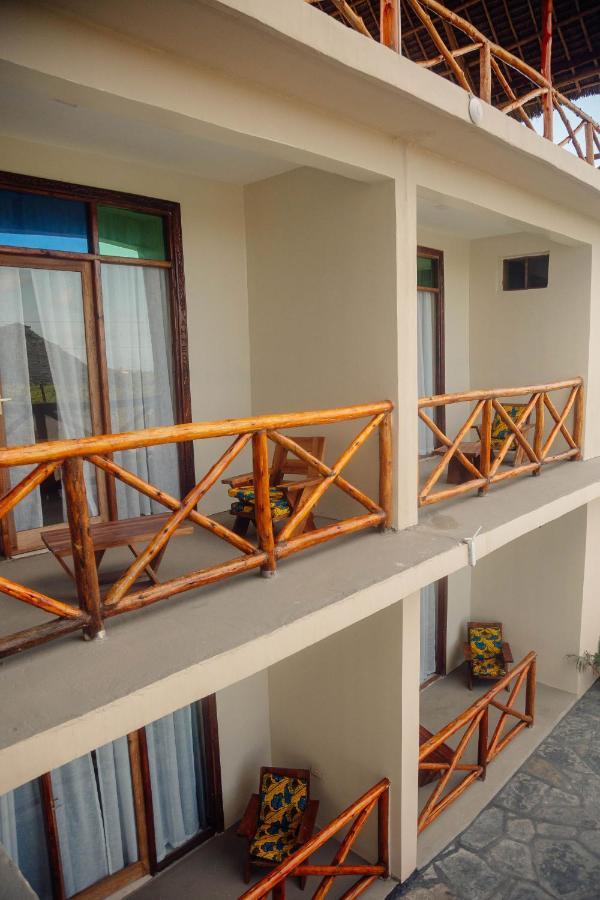 Ocean Breeze Hotel Nungwi Buitenkant foto
