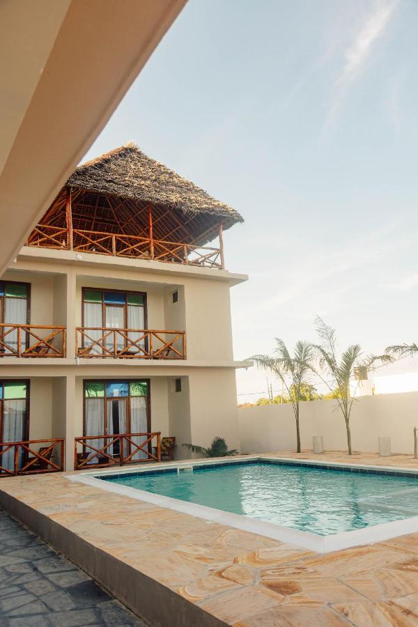 Ocean Breeze Hotel Nungwi Buitenkant foto