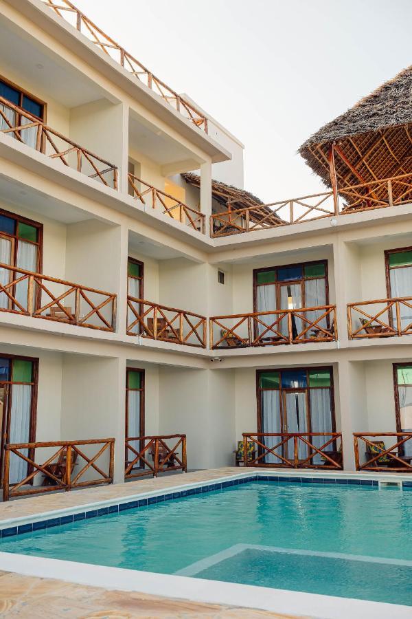 Ocean Breeze Hotel Nungwi Buitenkant foto