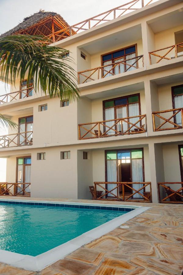 Ocean Breeze Hotel Nungwi Buitenkant foto