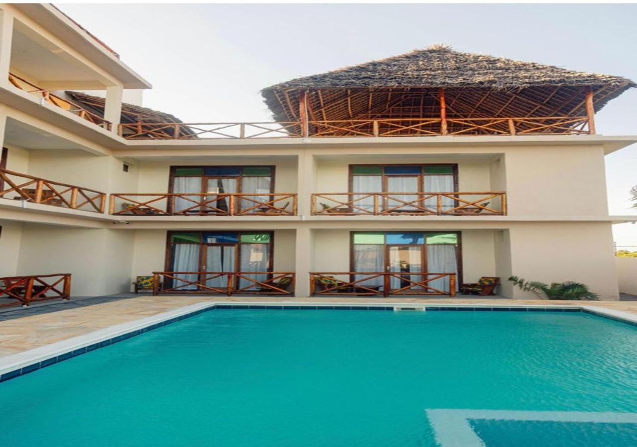 Ocean Breeze Hotel Nungwi Buitenkant foto