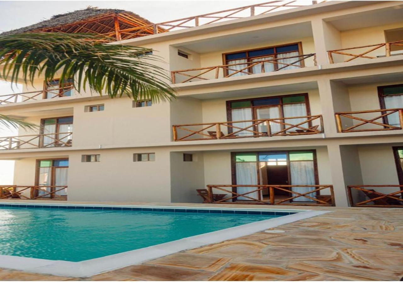 Ocean Breeze Hotel Nungwi Buitenkant foto